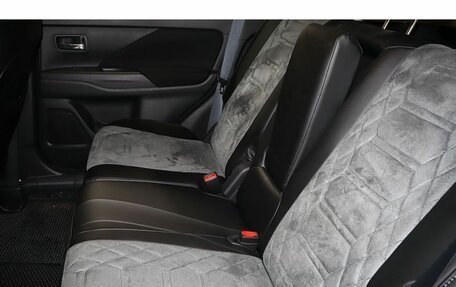Mitsubishi Outlander III рестайлинг 3, 2019 год, 2 128 000 рублей, 7 фотография