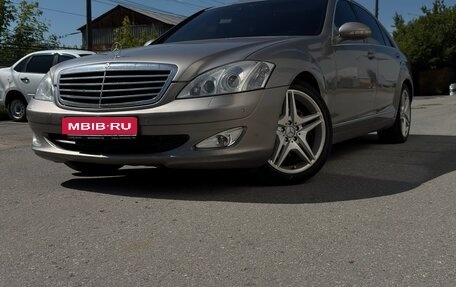 Mercedes-Benz S-Класс, 2006 год, 850 000 рублей, 1 фотография