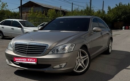 Mercedes-Benz S-Класс, 2006 год, 850 000 рублей, 2 фотография