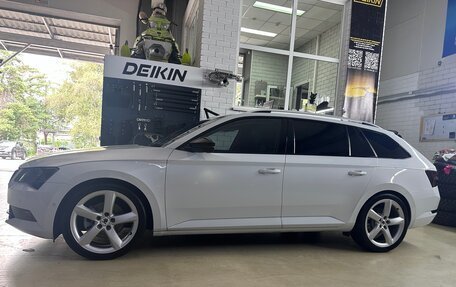 Skoda Superb III рестайлинг, 2019 год, 2 600 000 рублей, 4 фотография