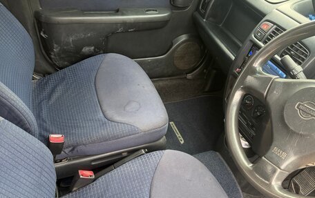 Nissan Cube II, 2000 год, 250 000 рублей, 12 фотография