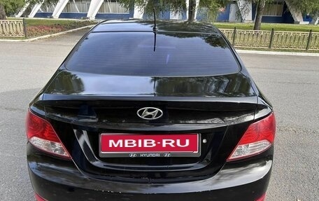 Hyundai Solaris II рестайлинг, 2012 год, 650 000 рублей, 1 фотография