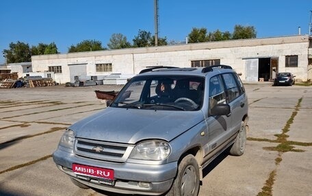 Chevrolet Niva I рестайлинг, 2003 год, 315 000 рублей, 1 фотография