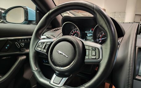 Jaguar F-Type I рестайлинг 2, 2018 год, 3 588 000 рублей, 13 фотография