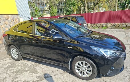 Hyundai Solaris II рестайлинг, 2021 год, 2 000 000 рублей, 3 фотография