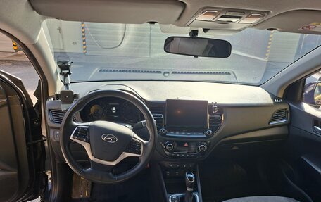 Hyundai Solaris II рестайлинг, 2021 год, 2 000 000 рублей, 8 фотография