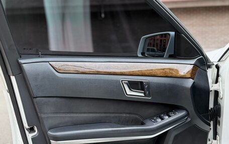 Mercedes-Benz E-Класс, 2013 год, 1 900 000 рублей, 18 фотография