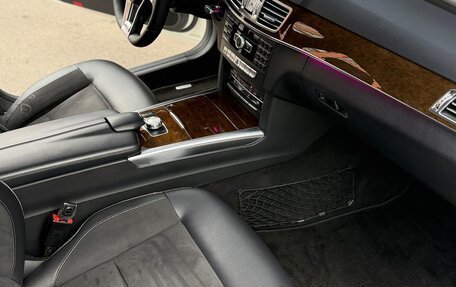 Mercedes-Benz E-Класс, 2013 год, 1 900 000 рублей, 21 фотография
