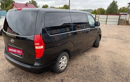 Hyundai H-1 II рестайлинг, 2011 год, 2 000 000 рублей, 2 фотография