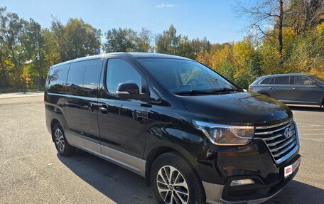 Hyundai Grand Starex Grand Starex I рестайлинг 2, 2018 год, 4 430 000 рублей, 7 фотография