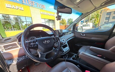 Hyundai Grand Starex Grand Starex I рестайлинг 2, 2018 год, 4 430 000 рублей, 10 фотография