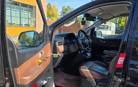 Hyundai Grand Starex Grand Starex I рестайлинг 2, 2018 год, 4 430 000 рублей, 9 фотография