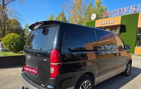 Hyundai Grand Starex Grand Starex I рестайлинг 2, 2018 год, 4 430 000 рублей, 5 фотография