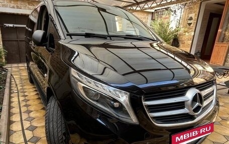 Mercedes-Benz Vito, 2017 год, 4 000 000 рублей, 2 фотография