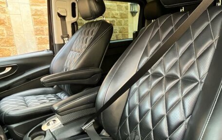 Mercedes-Benz Vito, 2017 год, 4 000 000 рублей, 15 фотография