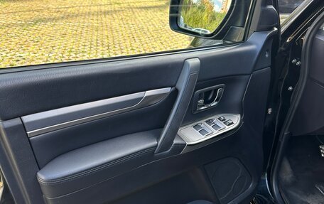 Mitsubishi Pajero IV, 2012 год, 2 350 000 рублей, 18 фотография