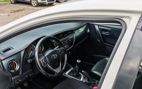 Toyota Auris II, 2013 год, 930 000 рублей, 5 фотография
