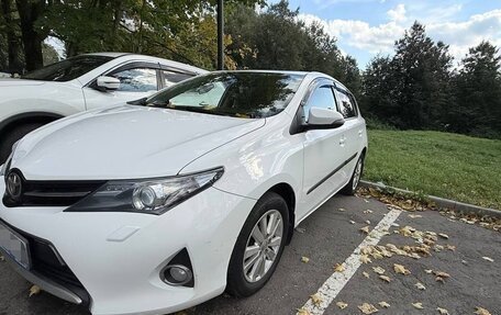 Toyota Auris II, 2013 год, 930 000 рублей, 2 фотография