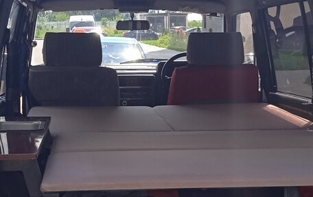 Nissan Safari IV, 1993 год, 2 300 000 рублей, 24 фотография