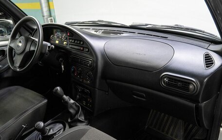 Chevrolet Niva I рестайлинг, 2018 год, 899 000 рублей, 16 фотография