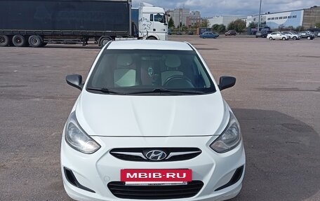 Hyundai Solaris II рестайлинг, 2013 год, 580 000 рублей, 3 фотография