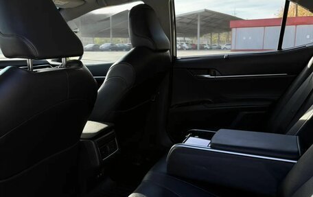 Toyota Camry, 2019 год, 3 300 000 рублей, 7 фотография