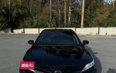 Toyota Camry, 2019 год, 3 300 000 рублей, 4 фотография