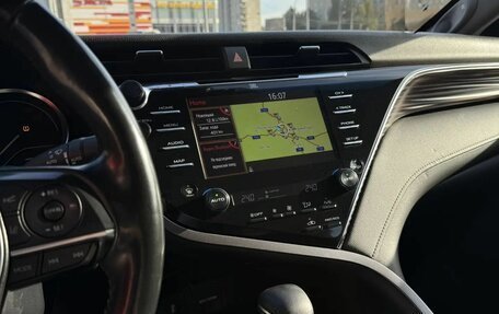 Toyota Camry, 2019 год, 3 300 000 рублей, 12 фотография