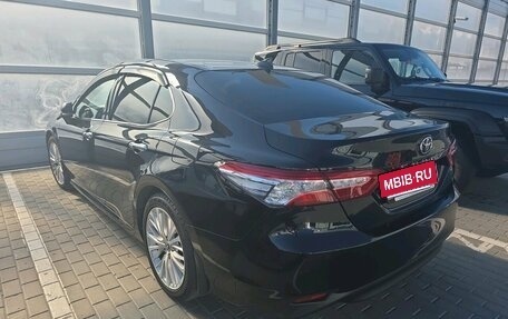 Toyota Camry, 2018 год, 2 685 000 рублей, 2 фотография