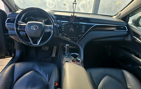 Toyota Camry, 2018 год, 2 685 000 рублей, 4 фотография