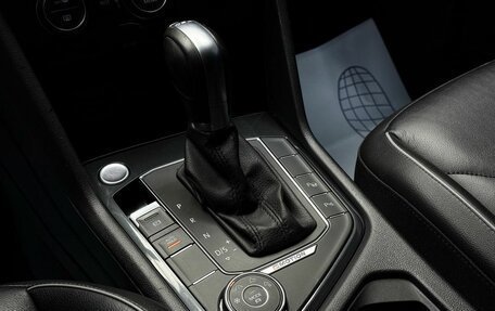 Volkswagen Tiguan II, 2018 год, 2 999 000 рублей, 20 фотография