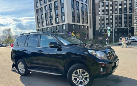 Toyota Land Cruiser Prado 150 рестайлинг 2, 2011 год, 2 700 000 рублей, 2 фотография