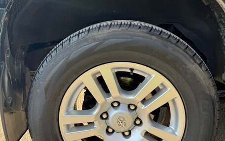 Toyota Land Cruiser Prado 150 рестайлинг 2, 2011 год, 2 700 000 рублей, 6 фотография