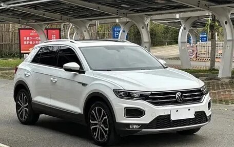 Volkswagen T-Roc I, 2020 год, 1 900 000 рублей, 1 фотография