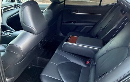 Toyota Camry, 2018 год, 3 250 000 рублей, 8 фотография