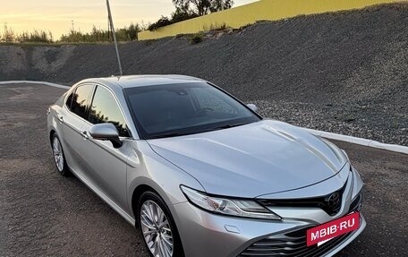 Toyota Camry, 2018 год, 3 250 000 рублей, 2 фотография