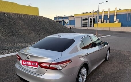 Toyota Camry, 2018 год, 3 250 000 рублей, 5 фотография