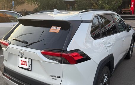 Toyota RAV4, 2024 год, 3 600 000 рублей, 4 фотография