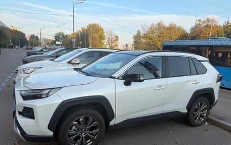 Toyota RAV4, 2024 год, 3 600 000 рублей, 6 фотография