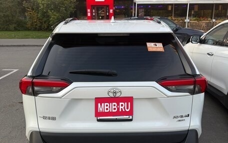 Toyota RAV4, 2024 год, 3 600 000 рублей, 2 фотография