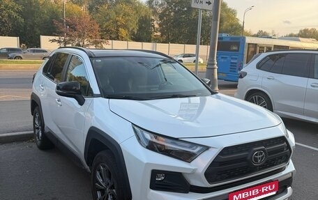 Toyota RAV4, 2024 год, 3 600 000 рублей, 5 фотография