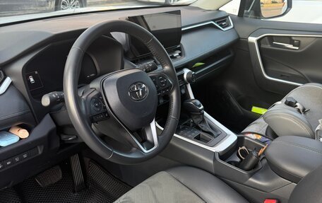 Toyota RAV4, 2024 год, 3 600 000 рублей, 8 фотография