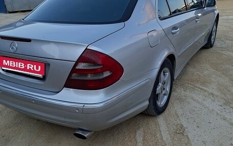 Mercedes-Benz E-Класс, 2004 год, 1 300 000 рублей, 5 фотография