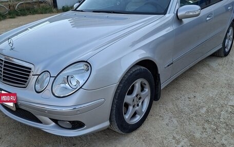 Mercedes-Benz E-Класс, 2004 год, 1 300 000 рублей, 4 фотография