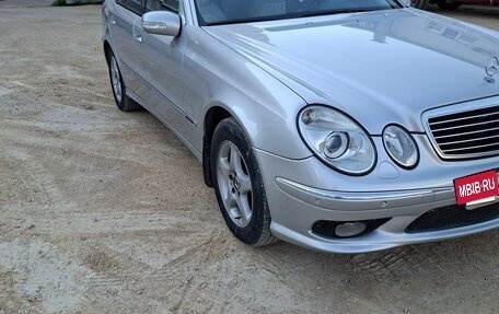 Mercedes-Benz E-Класс, 2004 год, 1 300 000 рублей, 3 фотография
