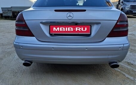 Mercedes-Benz E-Класс, 2004 год, 1 300 000 рублей, 2 фотография