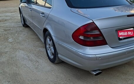 Mercedes-Benz E-Класс, 2004 год, 1 300 000 рублей, 6 фотография
