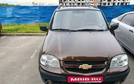 Chevrolet Niva I рестайлинг, 2011 год, 550 000 рублей, 2 фотография
