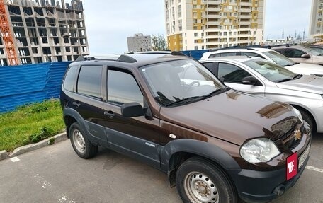 Chevrolet Niva I рестайлинг, 2011 год, 550 000 рублей, 3 фотография