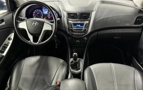 Hyundai Solaris II рестайлинг, 2011 год, 680 000 рублей, 17 фотография